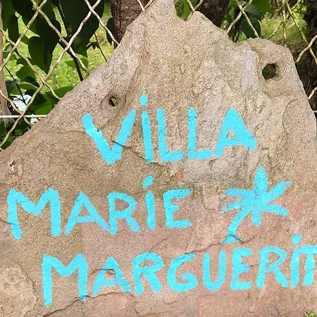 La Marie Marguerite L'authentique .... 펜션 Brommat